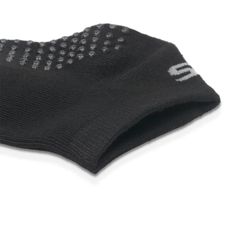 Custom Adults Trampoline Park Grip Socks Anti Slip Pilates Custom Grip Socks