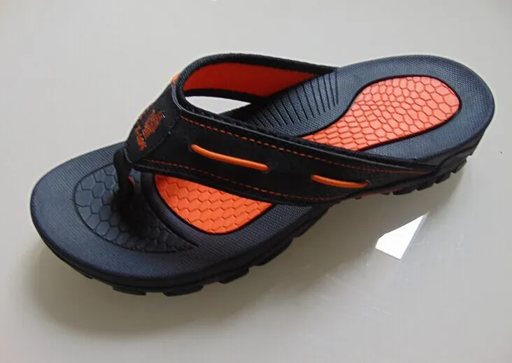 High Qulaity Men′s Beach Sandals Thong Straps Slippers