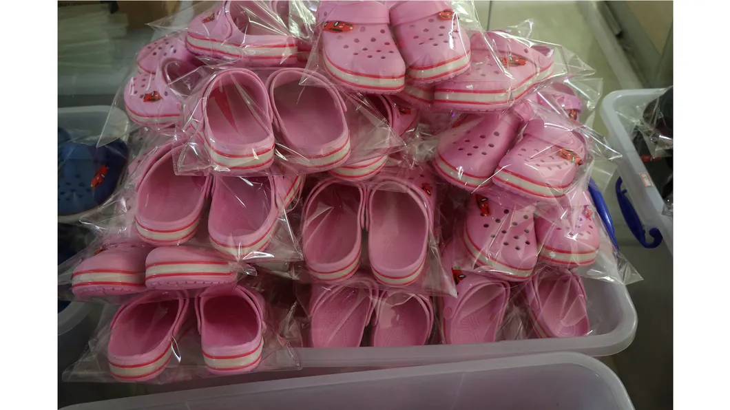 Summer Lightweight Soft Anti-Slip Children EVA Clogs Shoes for Kids