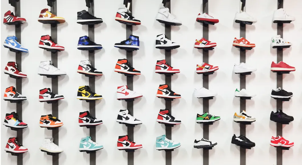 Wholesale High Quality Latest Design Mesh Sports Shoes Casual Running Shoes Men Sneakers